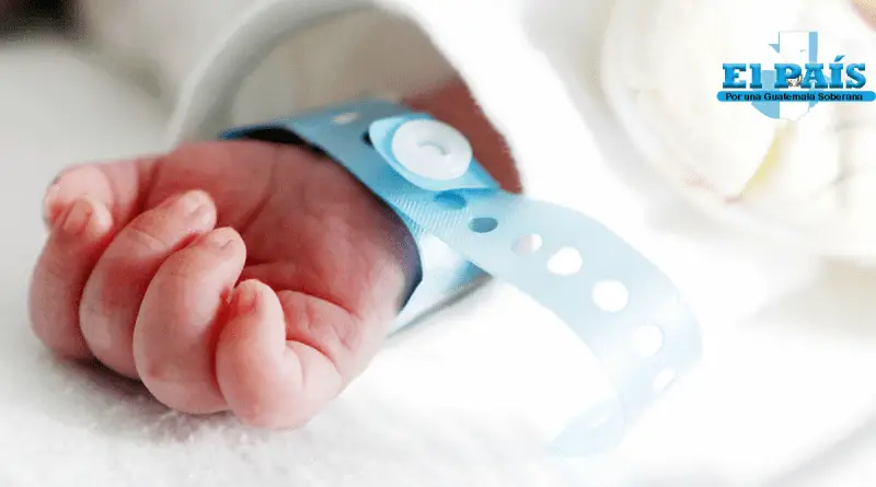 Madre desalmada abandona a un bebé