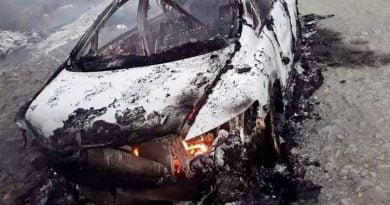 queman vehículo en izabal que contenía un cadaver.
