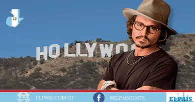 Fotografía Johnny Depp frente al letrero de Hollywood